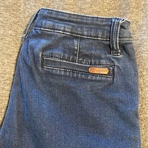 wrangler flares, size 7/8x34. wear on the bottoms but still in great condition!